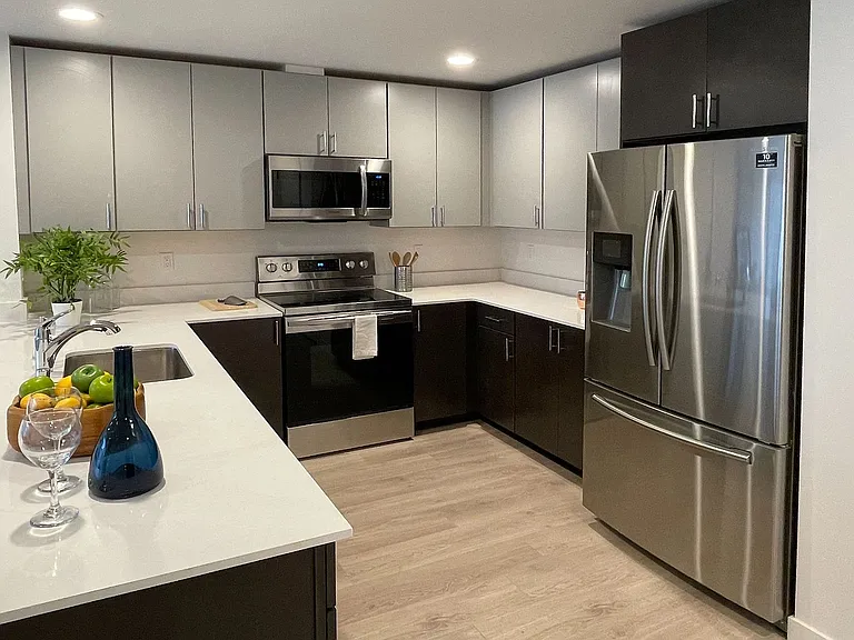 Edric Apartments — Photo 16