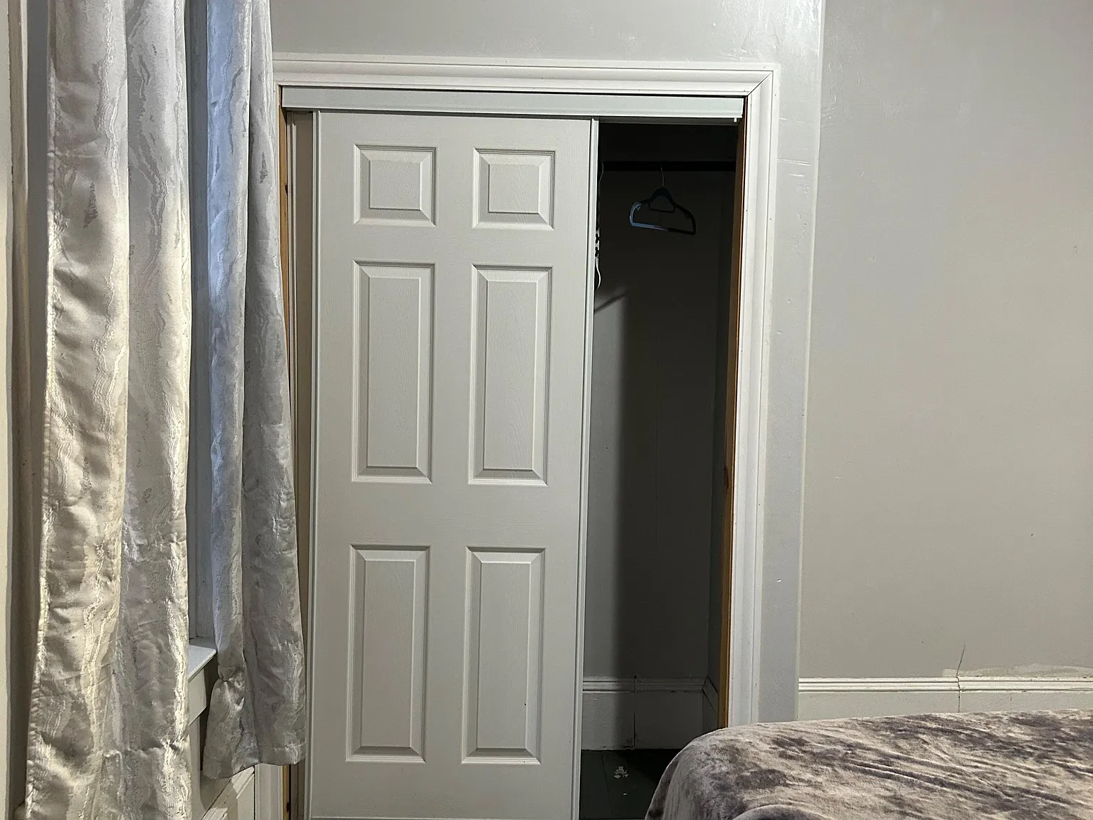 3 bed, 2.0 bath, 1000 sqft, $1,347 — Photo 3