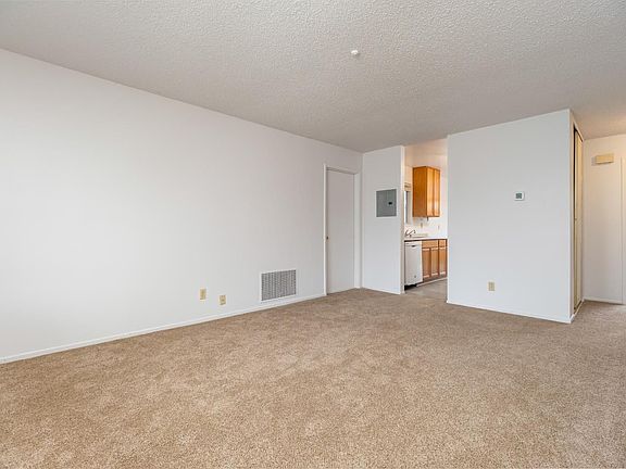 4th image of 8410 La Salle Ave