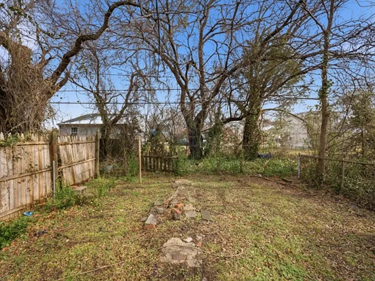 126 Ash Ave — Photo 14