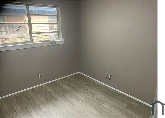 4704 Kennedy Dr — Photo 3