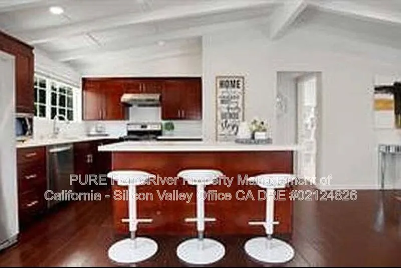 3 bed, 2.0 bath, 1382 sqft, $4,495 — Photo 3