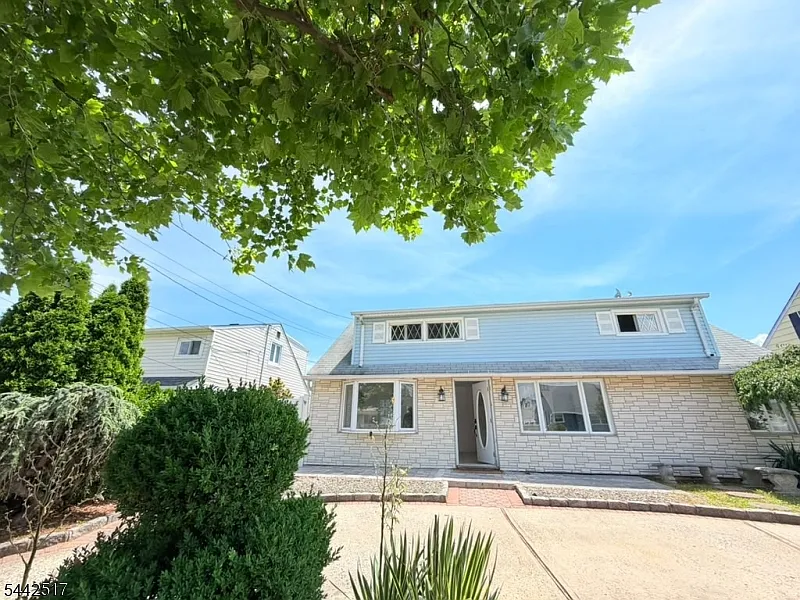 68 Daniel St #1