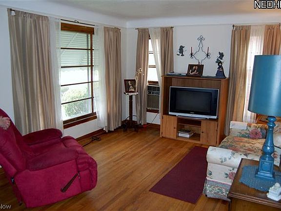 5th image of 5919 W 54th St