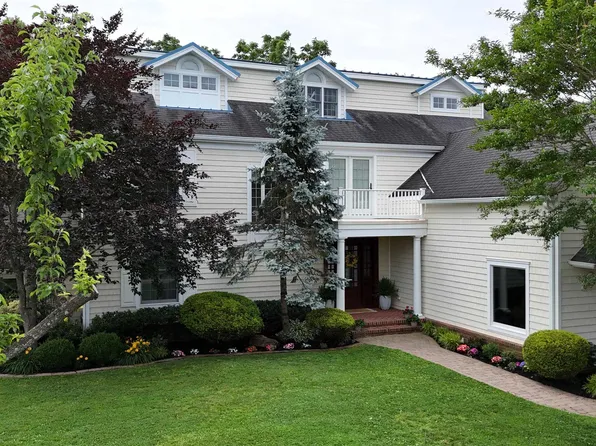 7 Casey Dr, Northfield, NJ 08225