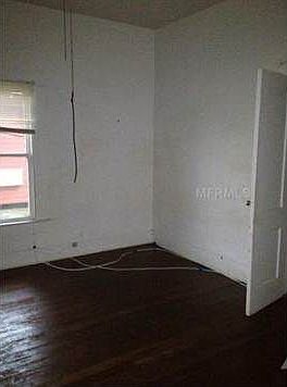 5th image of 709 NE Oak St