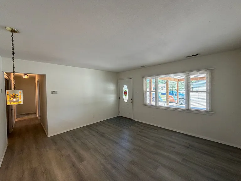 337 Glorieta St NE — Photo 4