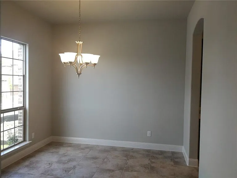 811 Knox Dr — Photo 4