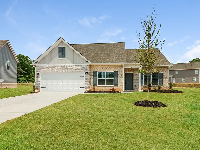 3359 Bridgewood Dr — Photo 1