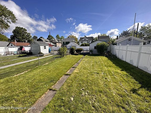 3rd image of 124 Church St