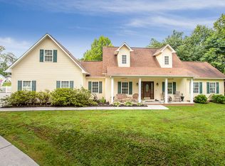 806 Old Emory Rd, Clinton, TN 37716