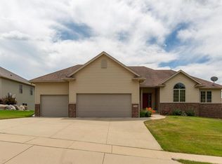 2920 Stone Park Ln NE, Rochester, MN 55906