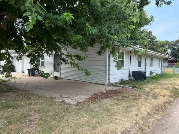 213 & 215 S 6th St, Oneill, NE 68763