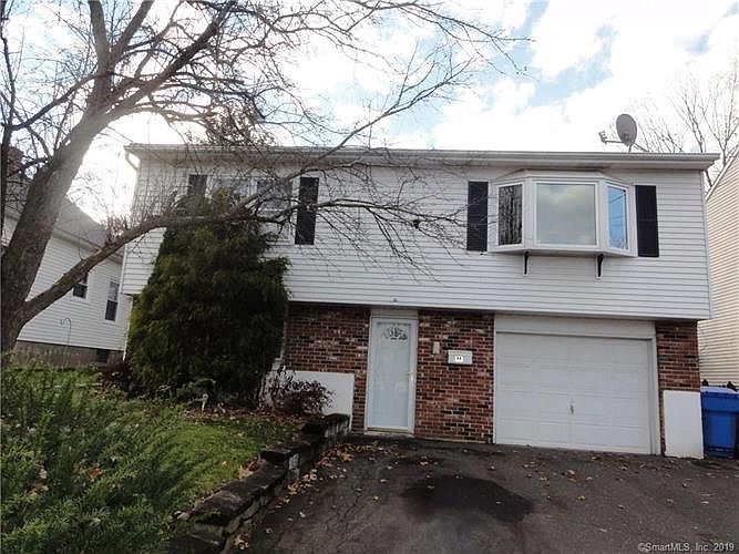 2nd image of 32 Blake St
