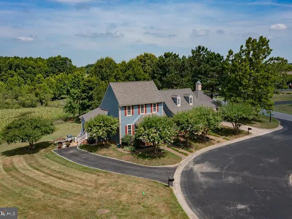 8 Corner Oak Cir, Irvington, VA 22480