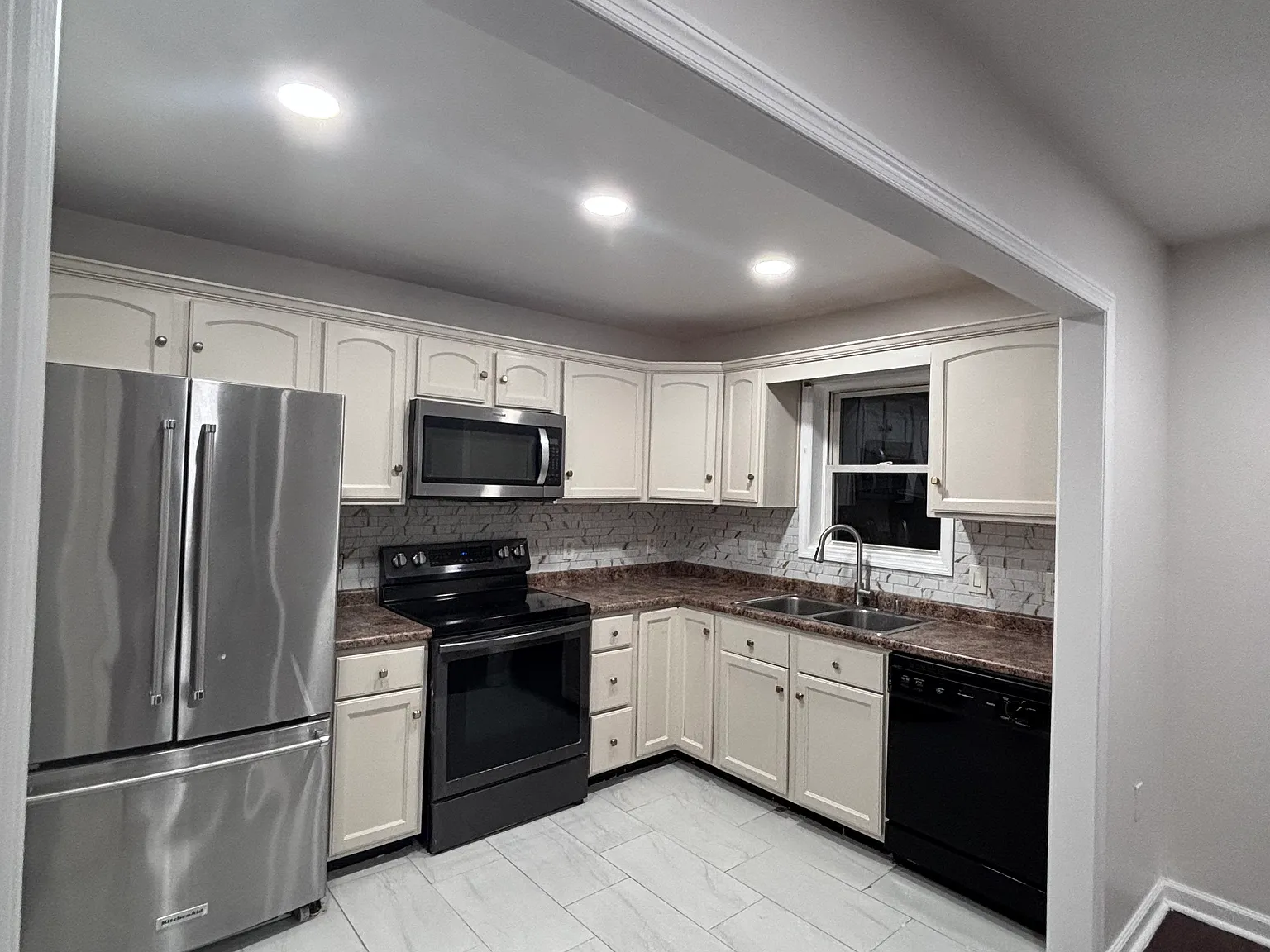 3 bed, $2,500 — Photo 4