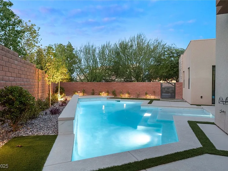 19 Garden Rain Dr — Photo 39