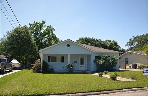 2nd image of 1103 Country Club Dr