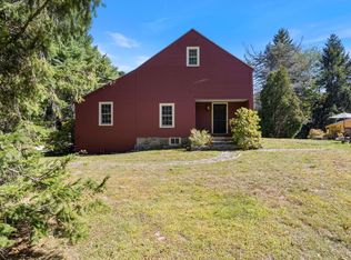 2 Plummer Ln, Kennebunk, ME 04043