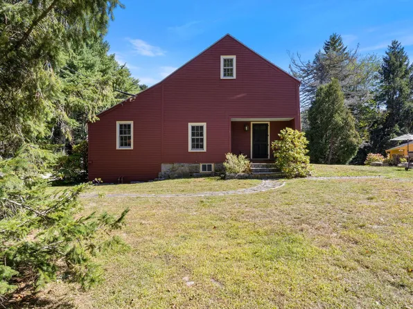 2 Plummer Lane, Kennebunk, ME 04043