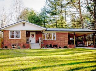 164 Glenwood Rd, Hendersonville, NC 28791