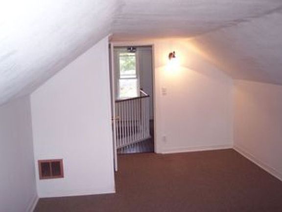 5th image of 14 Fairdale Pl