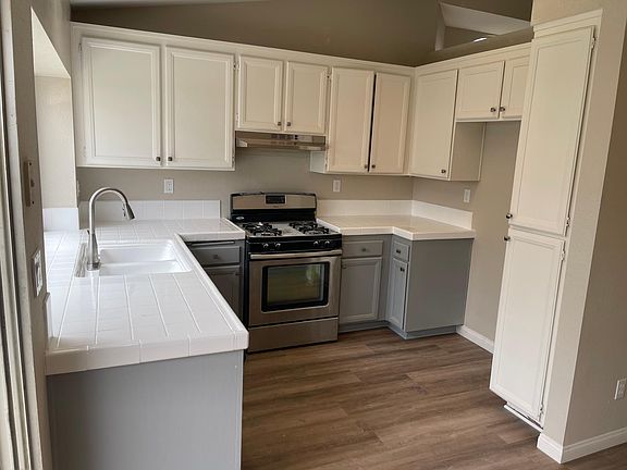 5th image of 14880 Spinnaker Ln