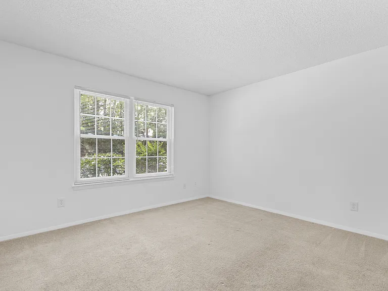 1208 Manassas Ct — Photo 12