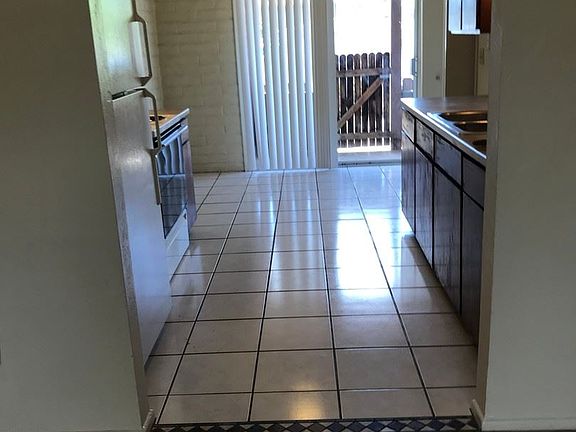 5th image of 2616 N Winstel Blvd
