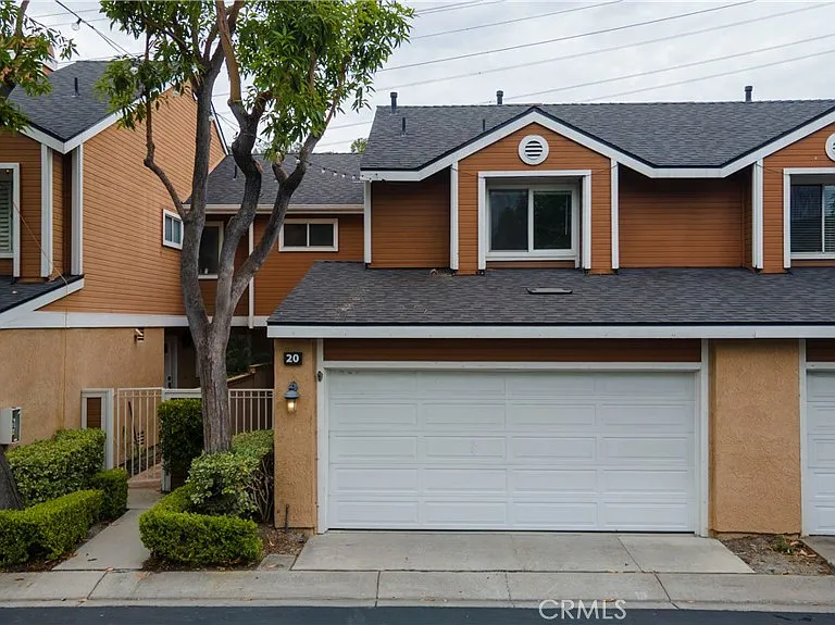 20 Twinberry — Photo 2