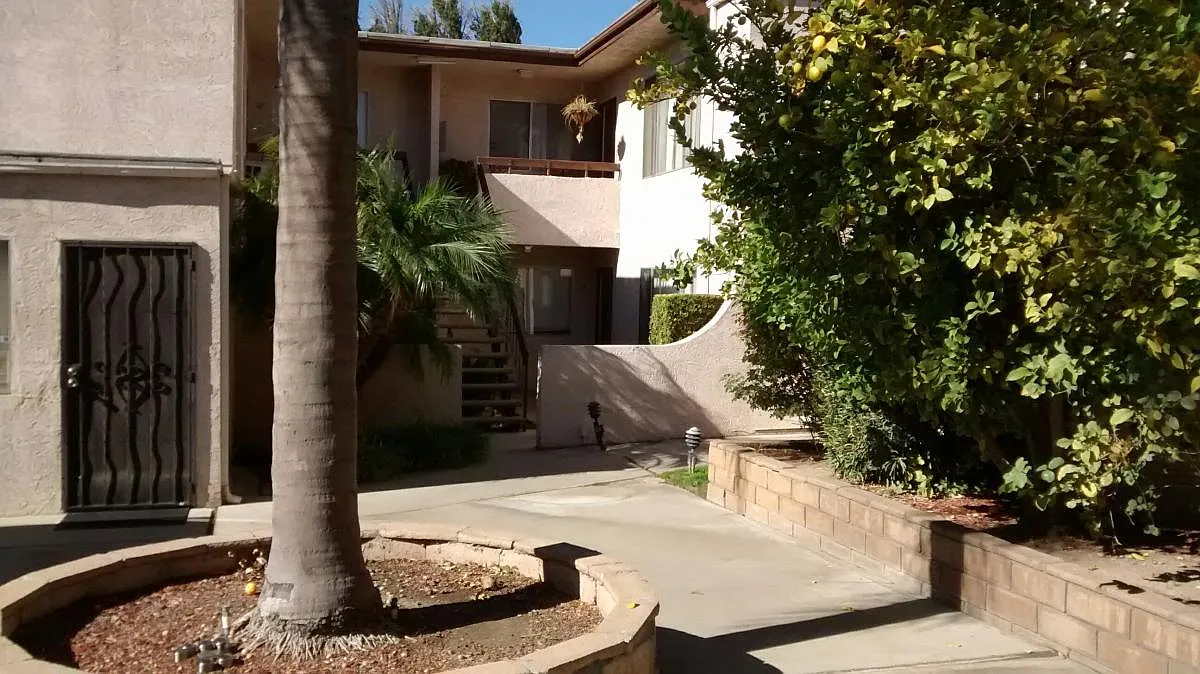 2 bed, 750 sqft, $1,800 — Photo 1