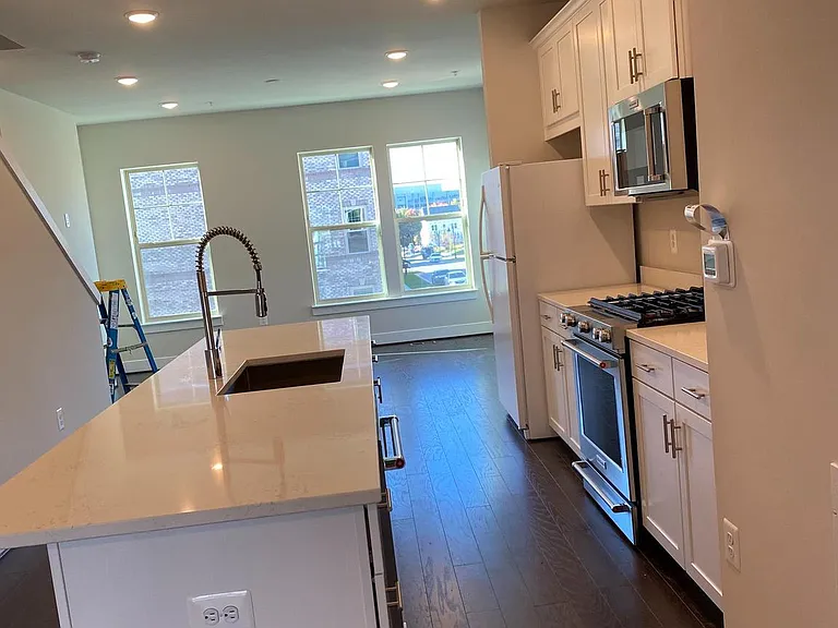 1102 Vermeer Ave — Photo 3