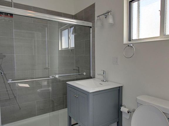 2nd image of 1625 S Blue Island Ave #1