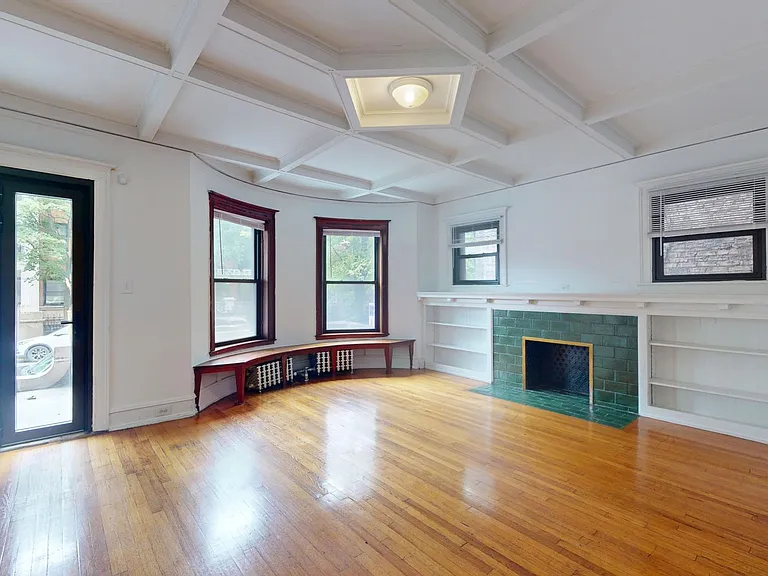 5700 S. Blackstone Avenue — Photo 32