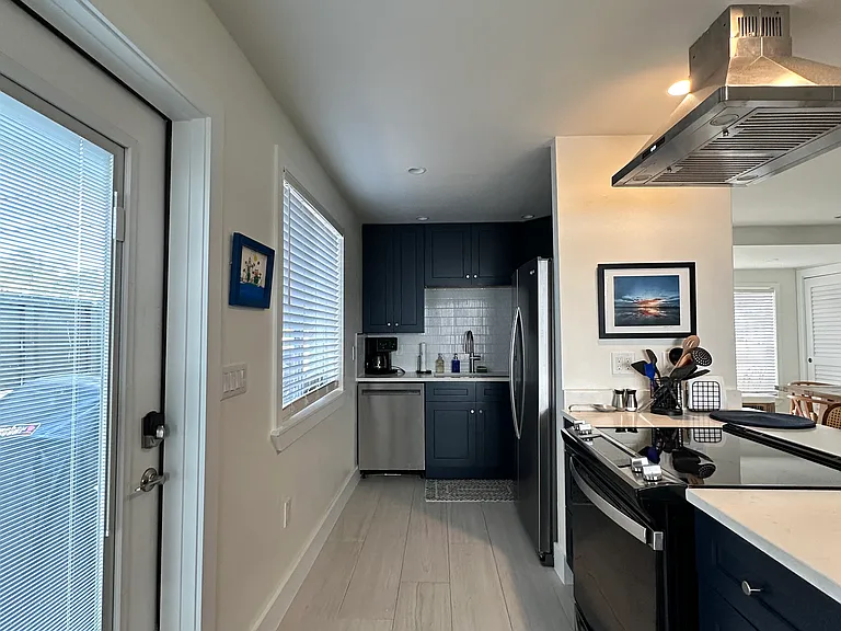 11569 Island Ave — Photo 3