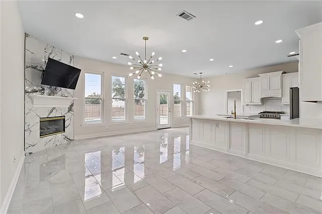 212 Oak Point Dr — Photo 5