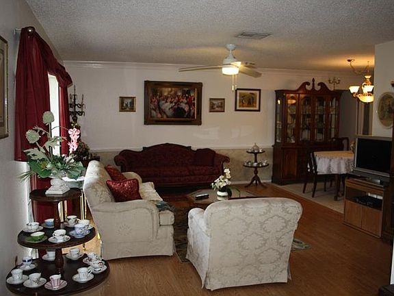 3rd image of 13008 Sheridan Dr
