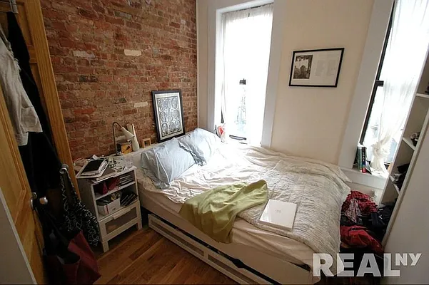 Rented by REAL New York | media 9
