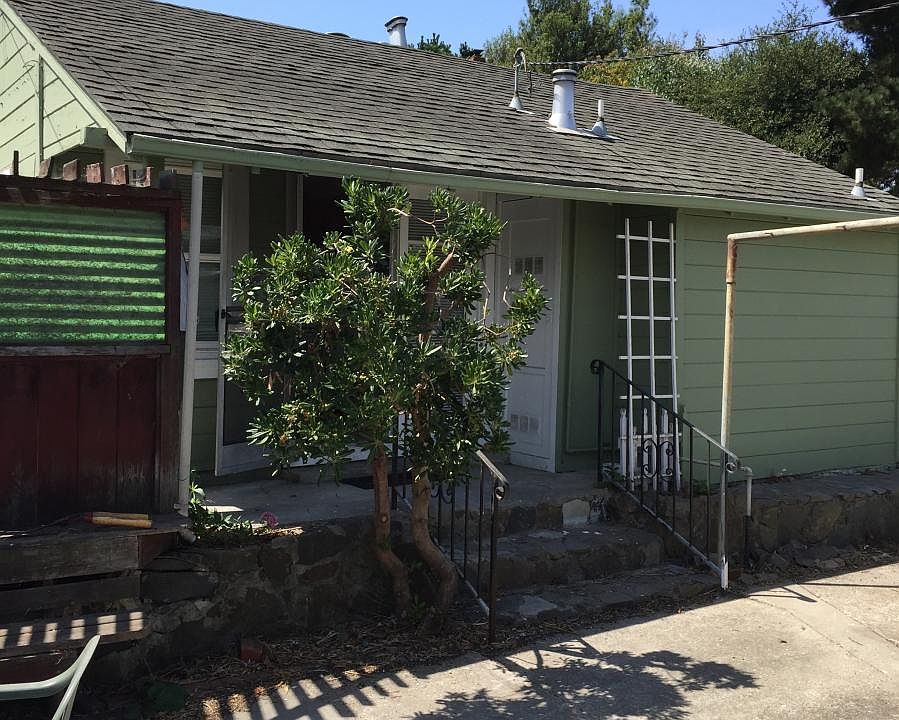 1st image of 3636 1/2 Solano Ave