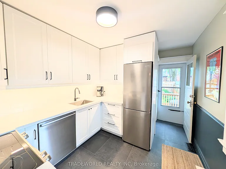 7 Costain Ave — Photo 14
