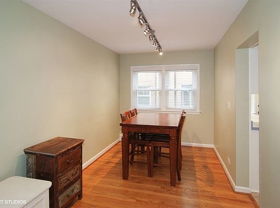 3rd image of 1423 N Harlem Ave APT B