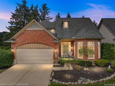 5540 River Park Ct, Waterford, MI, 48327