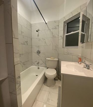 3rd image of 104 Jewett Ave Floor 1
