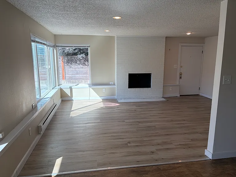5017 Sand Point Pl NE — Photo 32