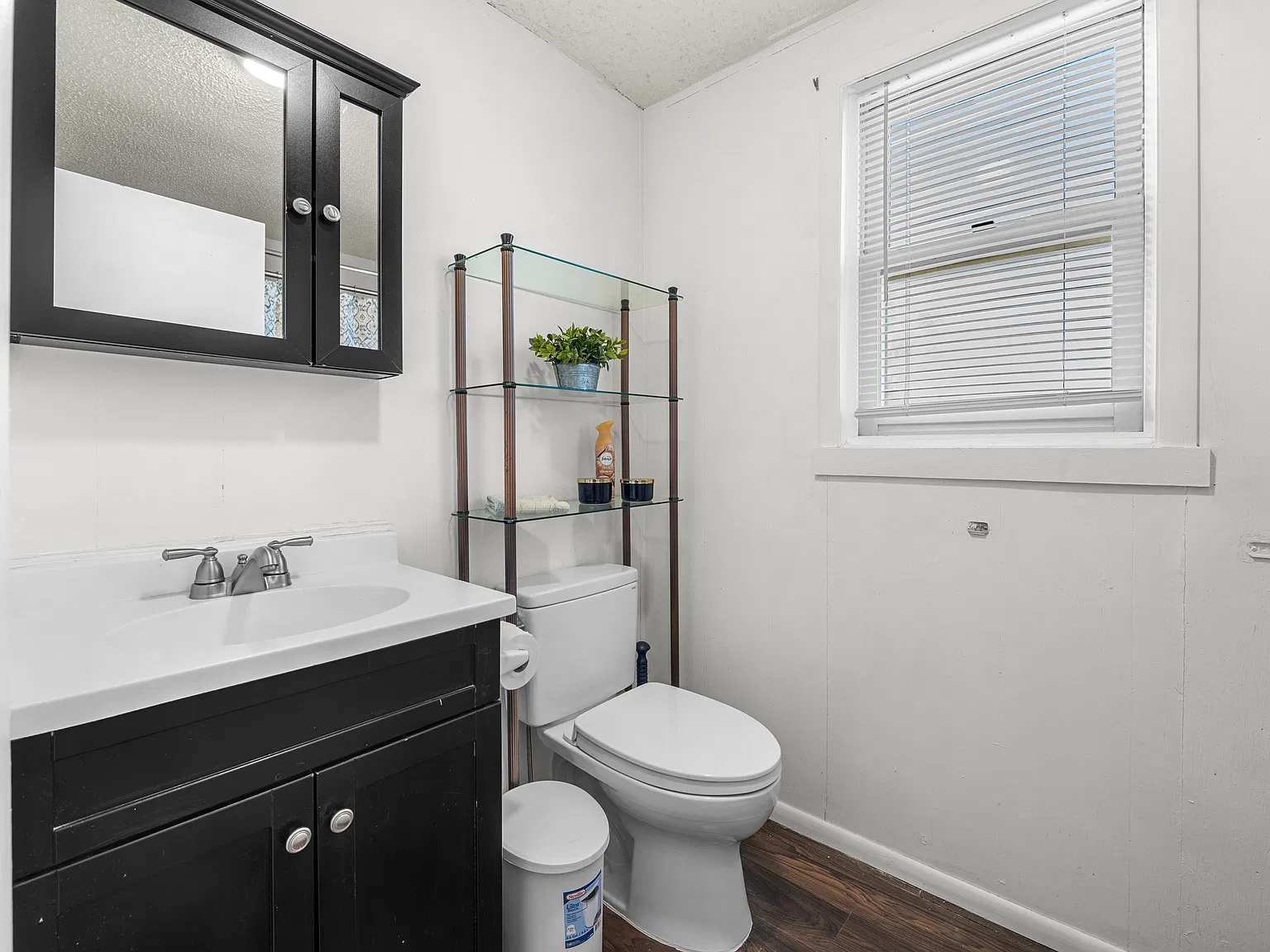 2 bed, 950 sqft, $2,500 — Photo 4