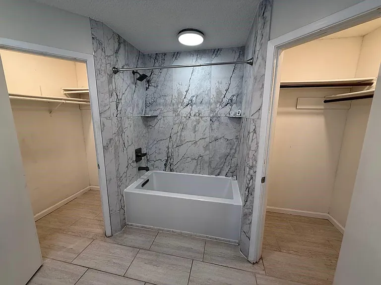 646 Fair Oak Dr — Photo 17