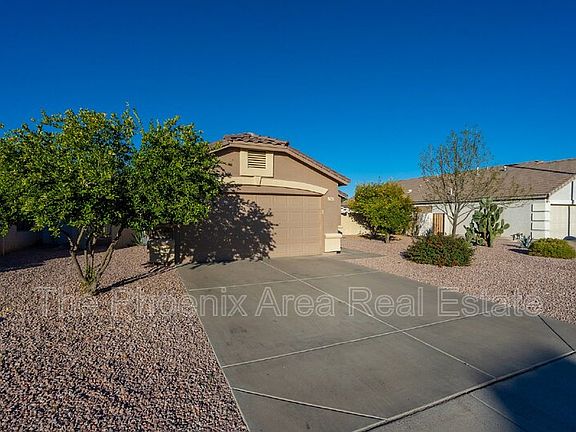 3rd image of 1362 N McKenna Ln
