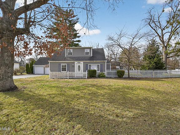 4th image of 6059 Blossman Rd