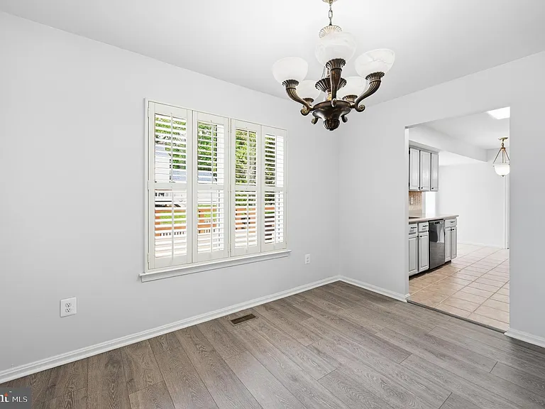 10609 Oxford Ct — Photo 18
