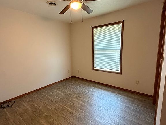 2nd image of 2110-2112 Illinois Ave